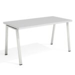 Baltas rašomasis stalas