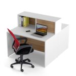 baltas rasomasis stalas dviem