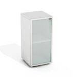 spintele su stiklinemis durelemis turi vidine lentyna