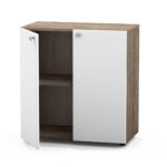 tamsi spintele su baltu fasadu yra vidine lentyna