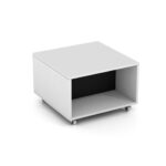 baltas kavos staliukas ant rauku