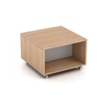 medinis kavos staliukas ant ratuku